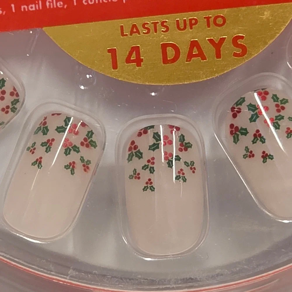 Olive & June Metallic Holly Shower Press-On Nails Short Squoval Instant Mani 42c